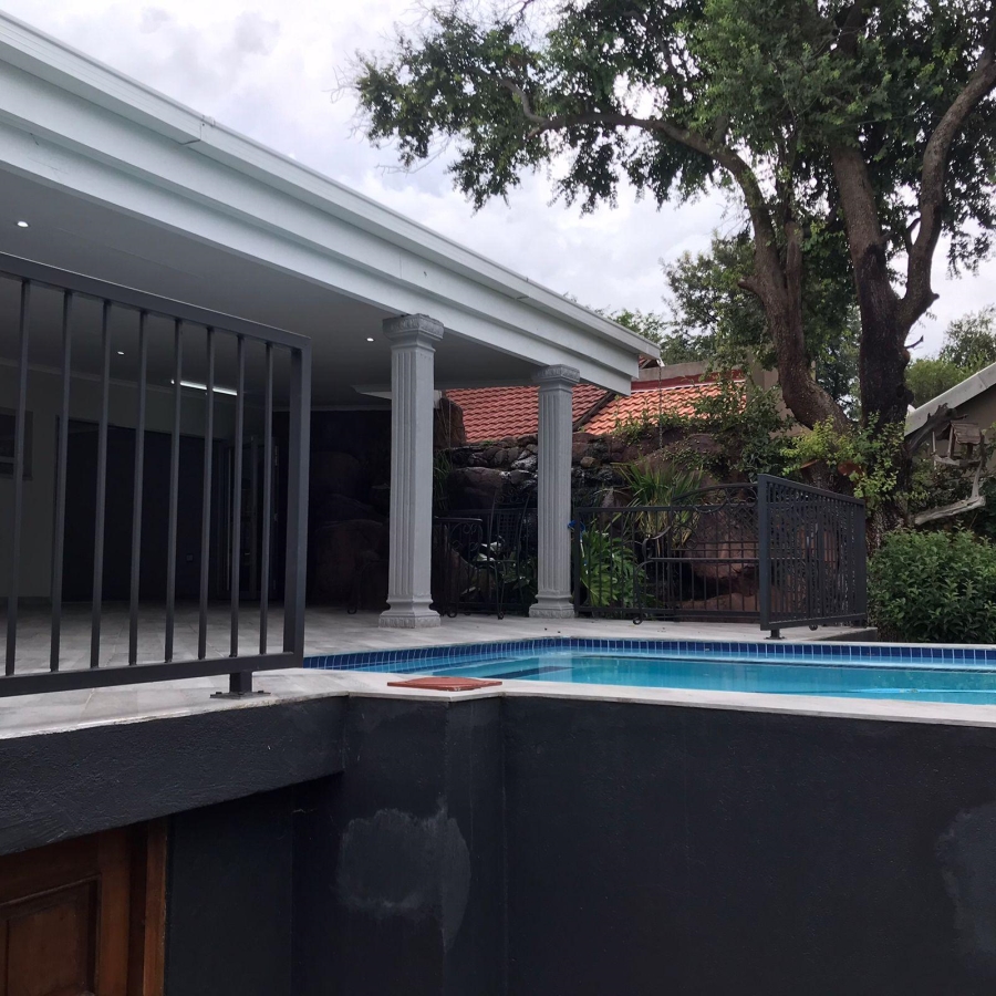 5 Bedroom Property for Sale in Protea Park North West